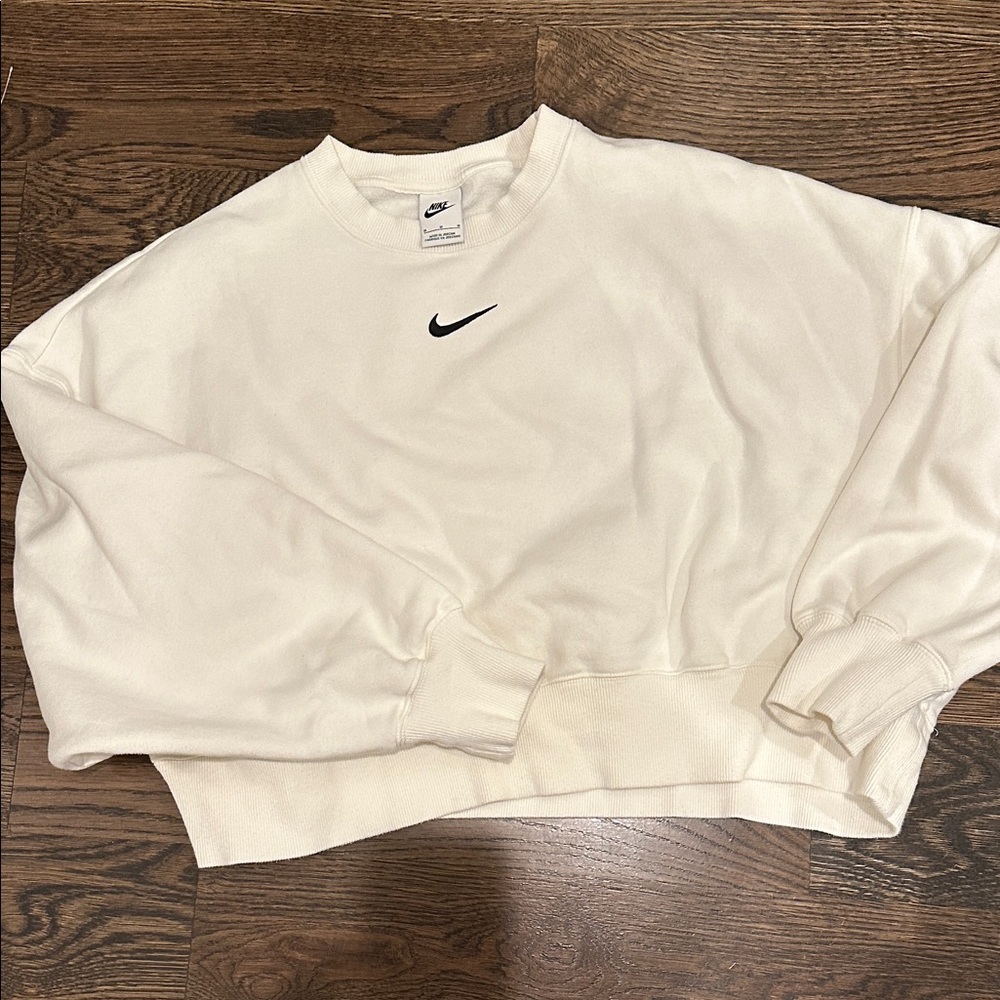 Nike Off-White Cropped Sweatshirt